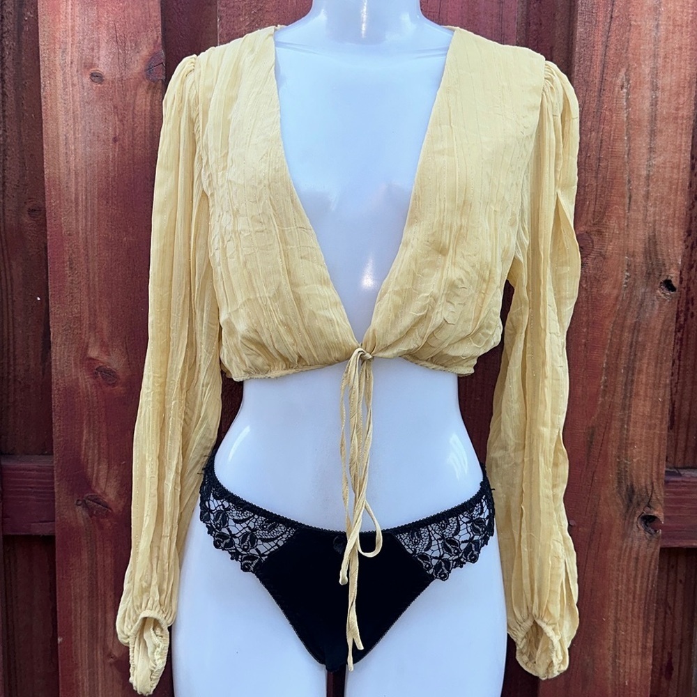 Etiquette Women’s Crop Tie Long Sleeve Dee-V Top Size M